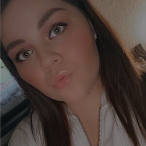 Meet your Posher, Makayla